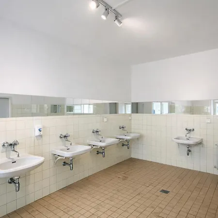 Numbr25 - Self Service & Budget Мотель Грац