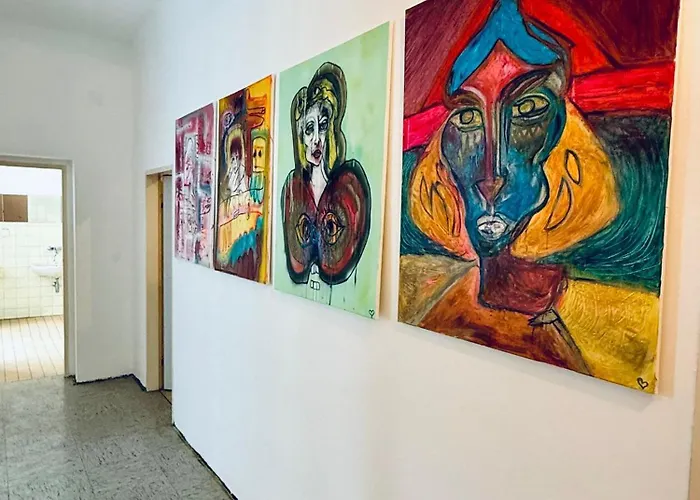 Numbr25 - Self Service & Budget Мотель *