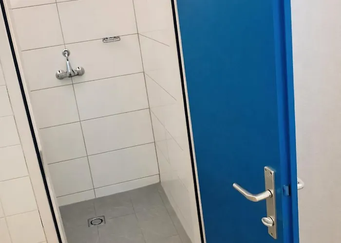 Numbr25 - Self Service & Budget Мотель