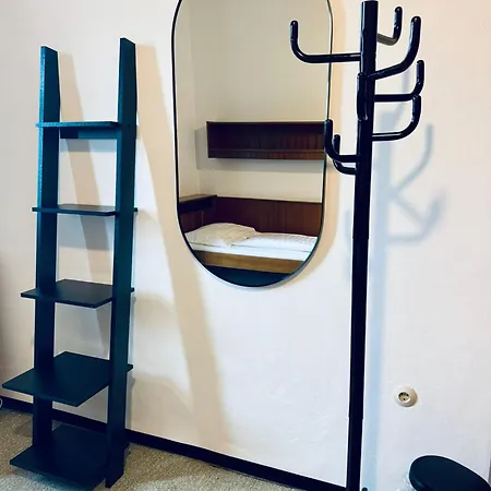 Numbr25 - Self Service & Budget Motel