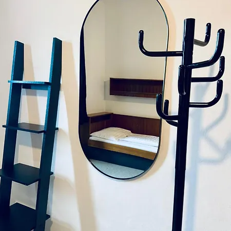 Numbr25 - Self Service & Budget 汽车旅馆